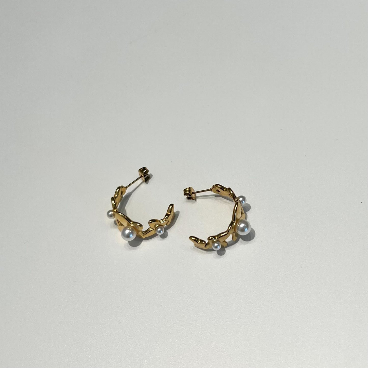 butterfly pearl hoop pierce(バタフライパールフープピアス)