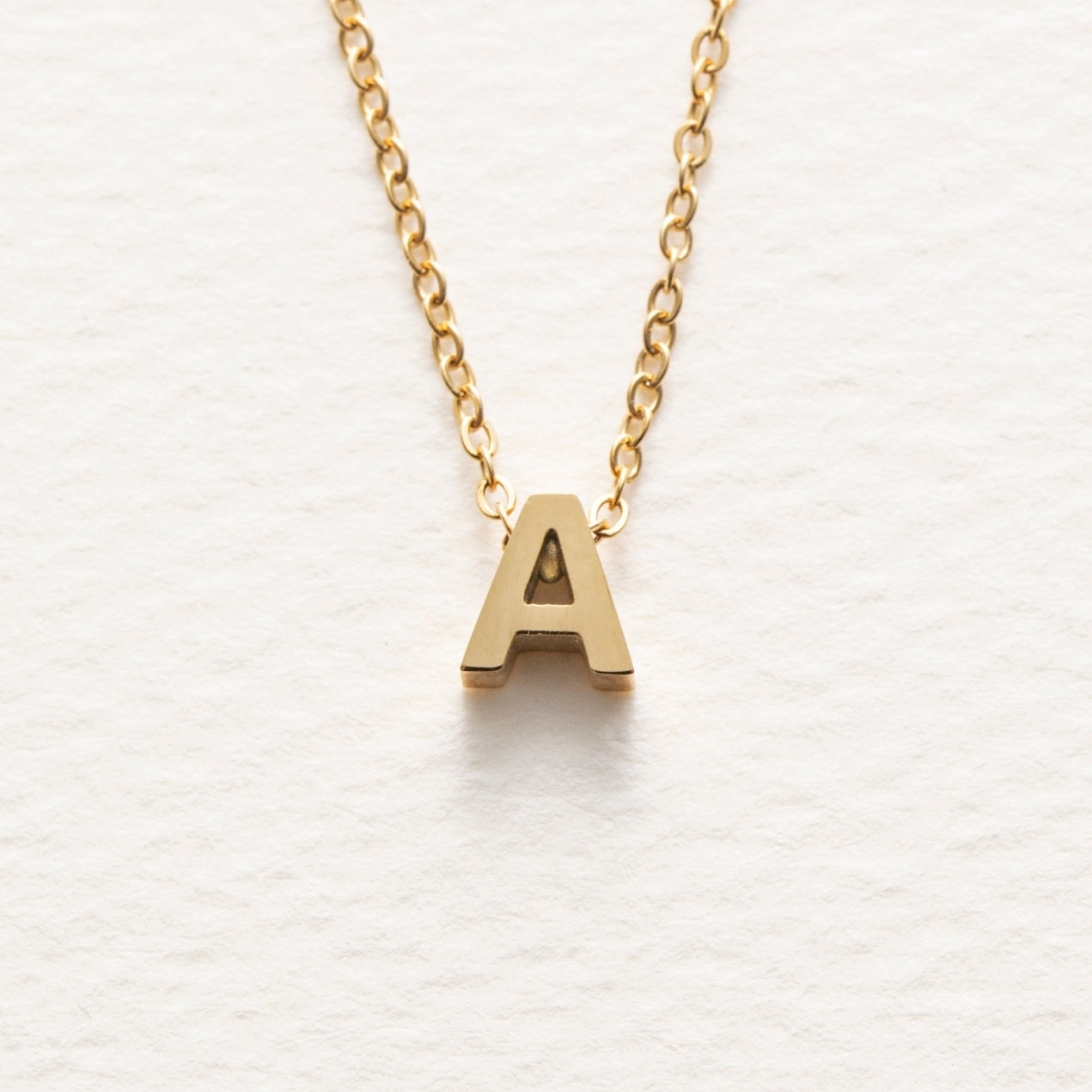 tiny initial necklace(タイニーイニシャルネックレス)