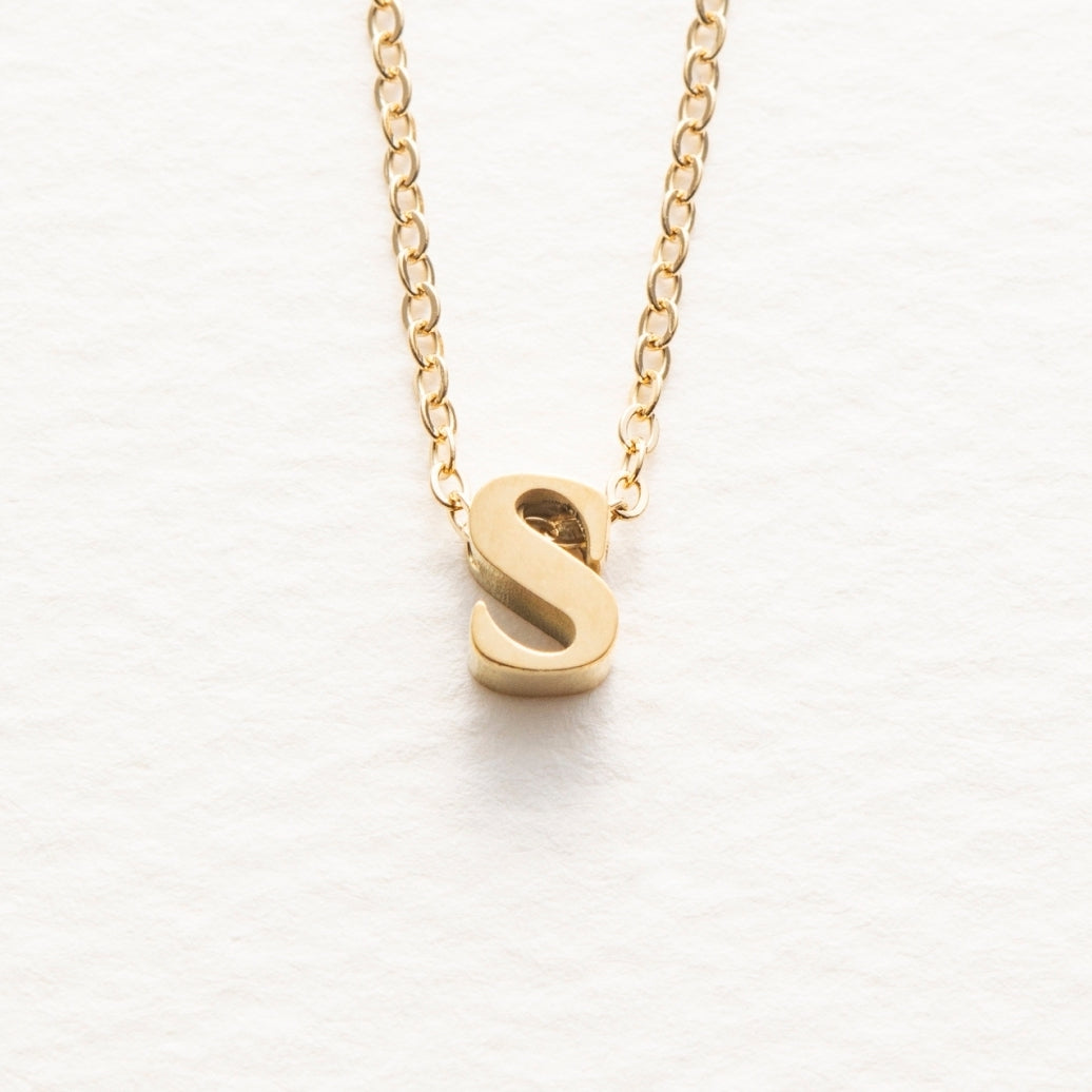 tiny initial necklace(タイニーイニシャルネックレス)