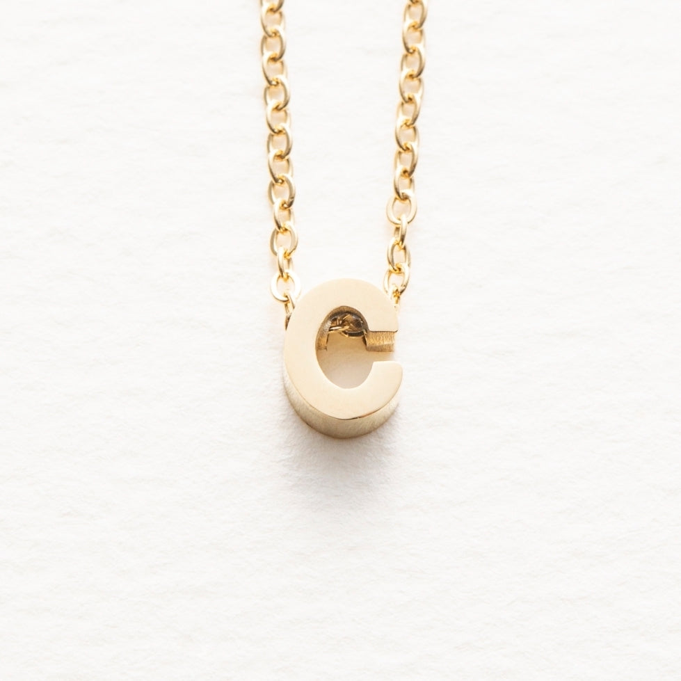 tiny initial necklace(タイニーイニシャルネックレス)