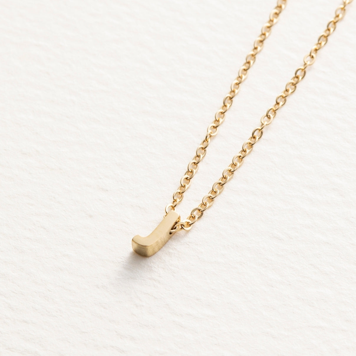 tiny initial necklace(タイニーイニシャルネックレス)