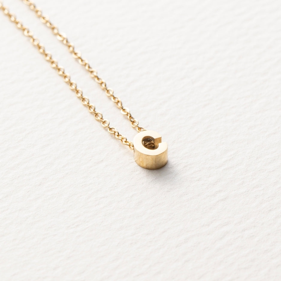 tiny initial necklace(タイニーイニシャルネックレス)