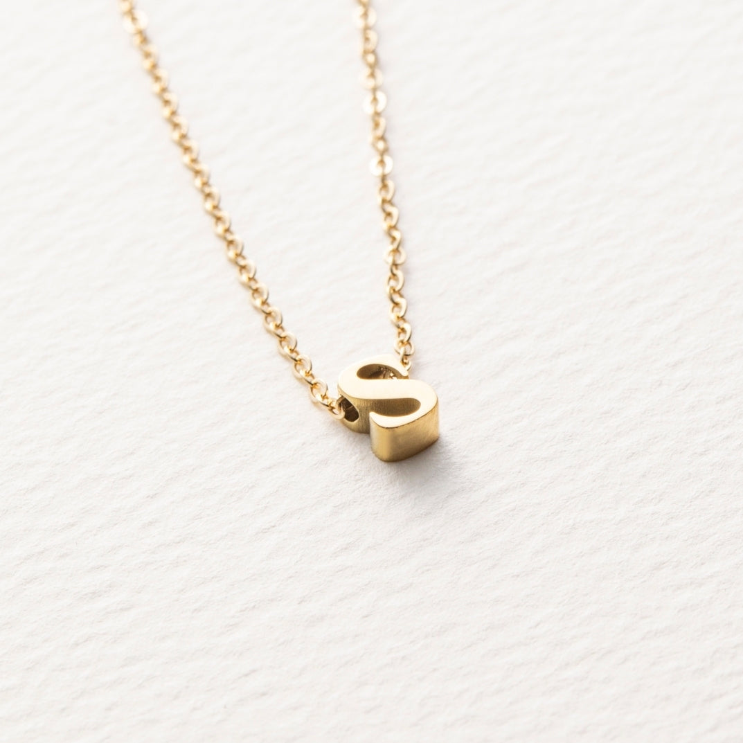 tiny initial necklace(タイニーイニシャルネックレス)