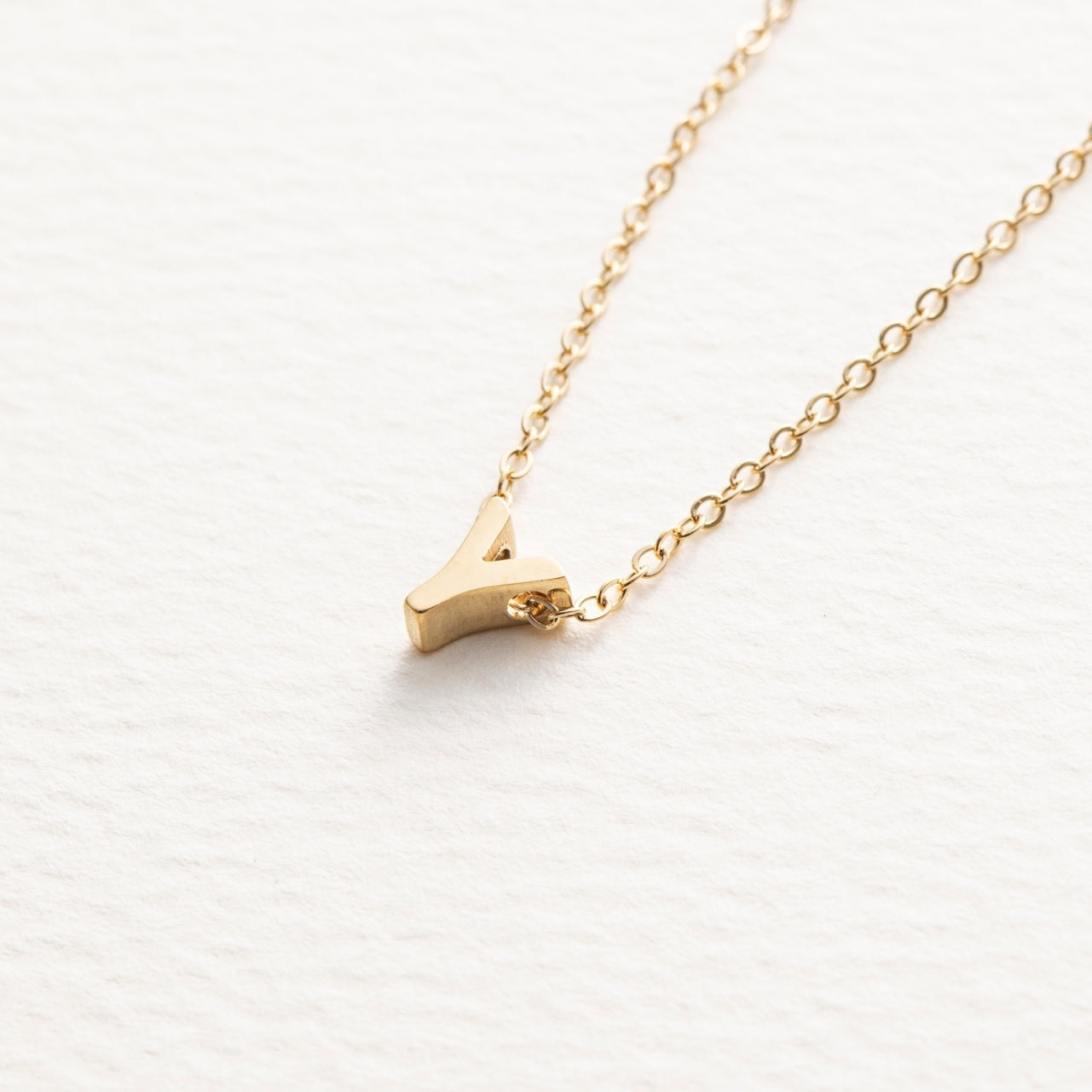 tiny initial necklace(タイニーイニシャルネックレス)