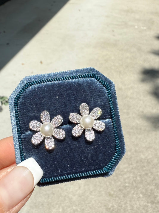 Daisy pierce/earring